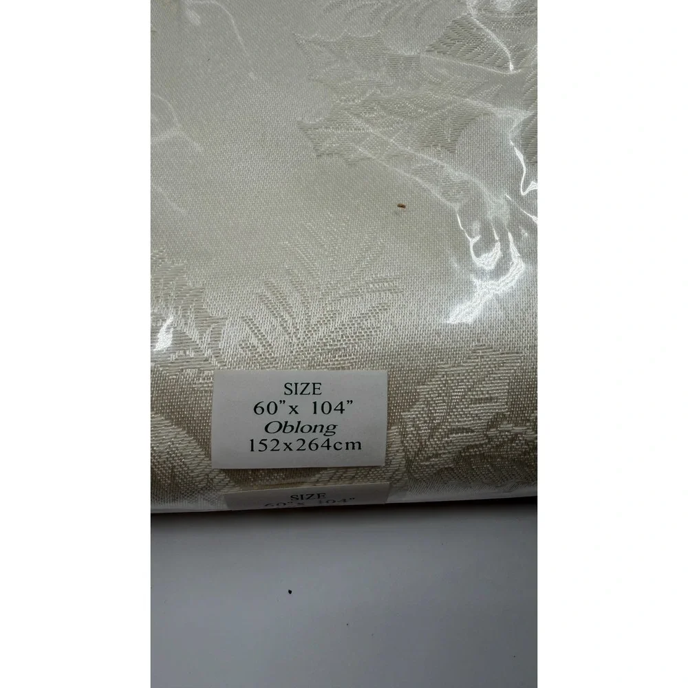 Vtg NOS Poinsettia ivory Christmas dinner napkins (8) & Tablecloth 60x104